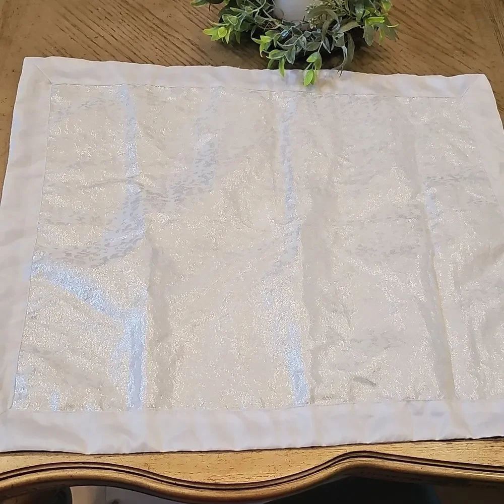 Elegant Silver Leopard Standard Pillow Case